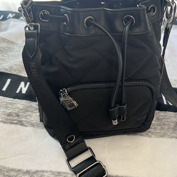 Steve Madden Bucket Bag Super Cute and Versatile! - Picture 9 of 12